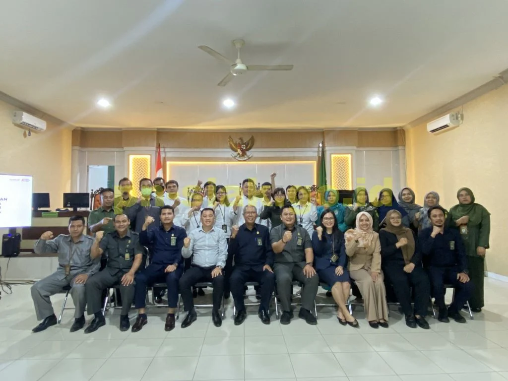 Pembinaan Pengadilan Tinggi Riau Kepada Pengadilan Negeri Siak Sri Indrapura