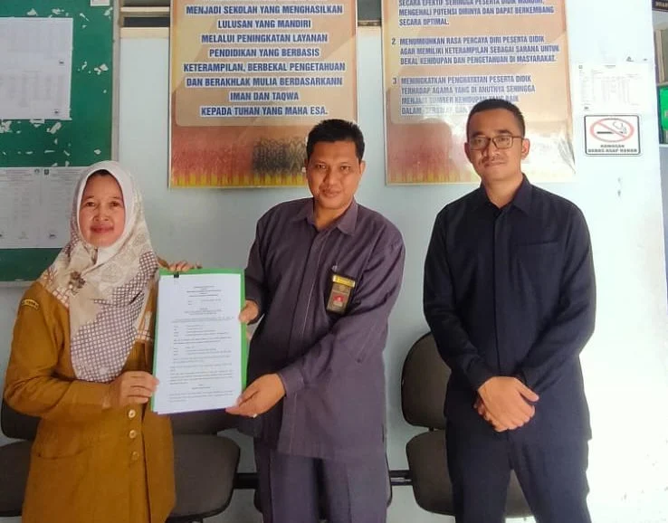 Penandatanganan MoU antara Pengadilan Negeri Siak Sri Indrapura dengan Sekolah Luar Biasa (SLB) Negeri Siak