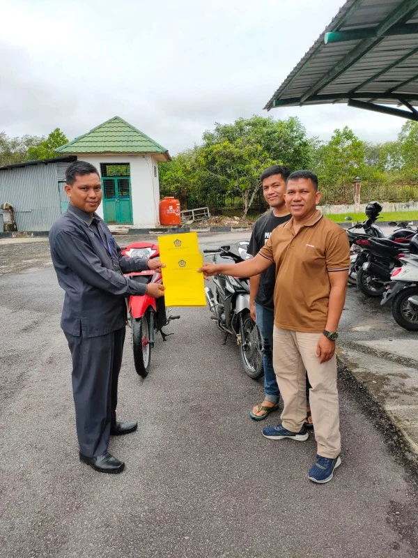Pengadilan Negeri Siak melalui perantara kantor KPKNL Dumai melaksanakan lelang BMN berupa 1 unit mobil dan 6 unit sepeda motor