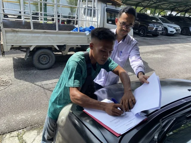 Pengadilan Negeri Siak melalui perantara kantor KPKNL Dumai melaksanakan lelang BMN berupa 1 unit mobil dan 6 unit sepeda motor