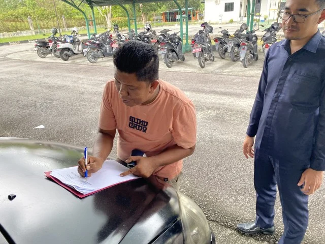 Pengadilan Negeri Siak melalui perantara kantor KPKNL Dumai melaksanakan lelang BMN berupa 1 unit mobil dan 6 unit sepeda motor